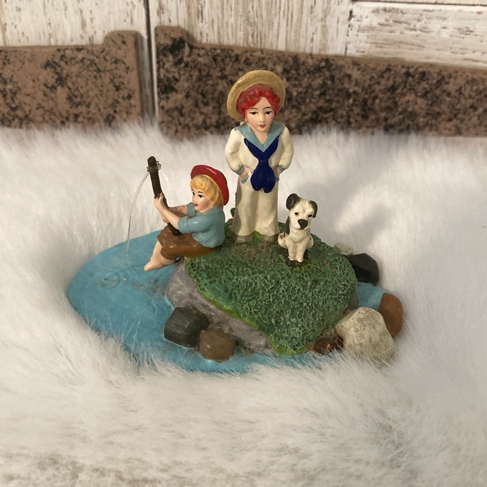 1998 Department 56 Seasons Bay Fishing In The Bay Figurine
